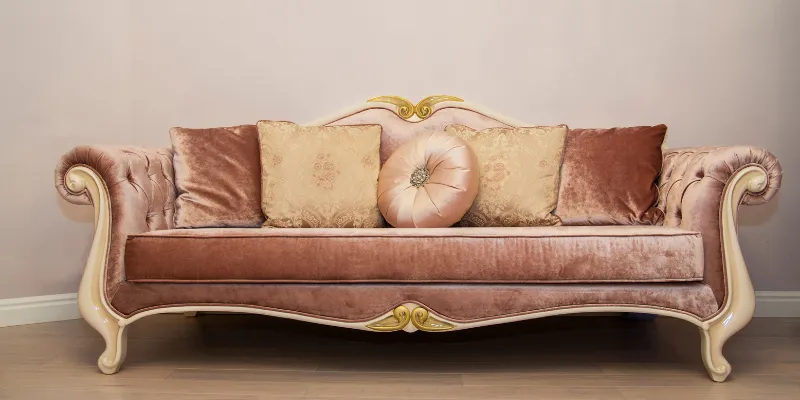 A origem do sofá: de símbolo de poder a item de conforto