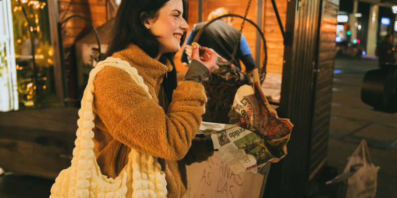 Turismo de Sabores Noturnos: Mercados e Feiras Gastronômicas que Só Acontecem à Noite